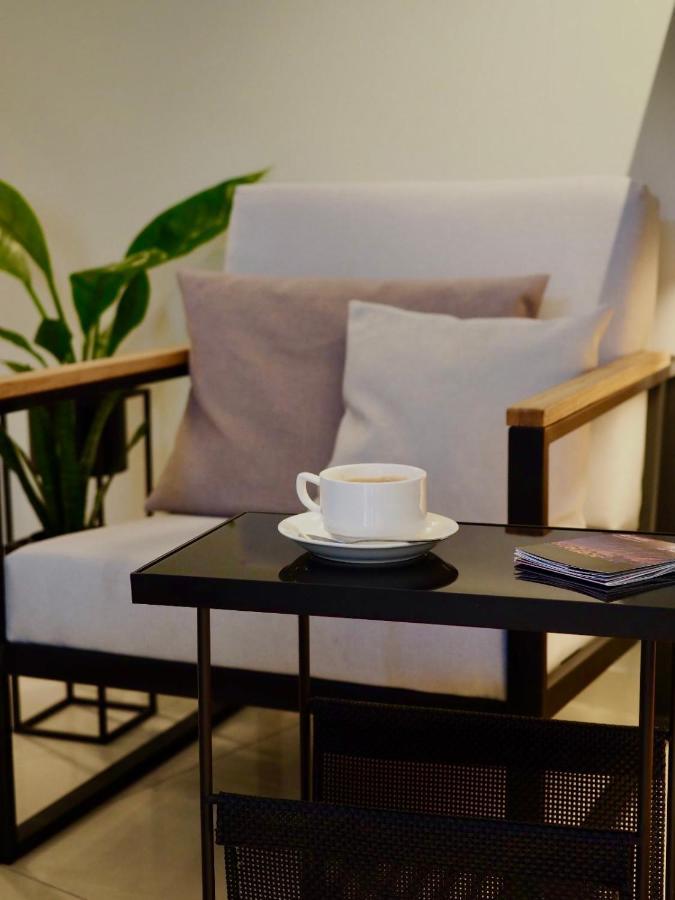Iness Hotel Λοτζ Εξωτερικό φωτογραφία