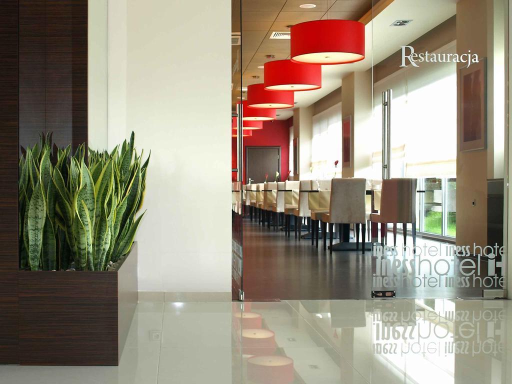Iness Hotel Λοτζ Εξωτερικό φωτογραφία